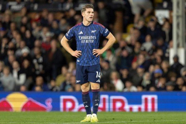 国鸣投资 希勒: 队友必须给约克雷斯多喂球, 梅开二度将极大增强他的信心